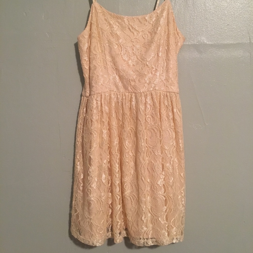5/$25 Forever 21 Flowy Lace Dress